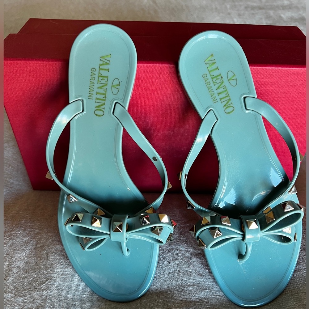 Valentino Rockstud Flatthud Sandals